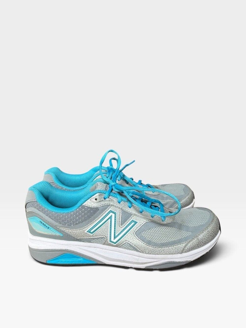 New Balance Women’s Running Shoes Silver/Polaris 1540v3 Walking Sneakers